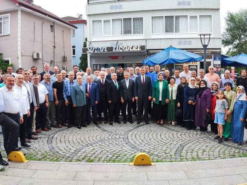 AK Parti İlçe Teşkilatı Kurban Bayramı’nı yoğun katılımla kutladı ‘HALKIMIZ İÇİN YOĞUN ÇALIŞIYORUZ’