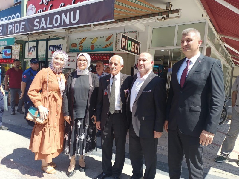 Vekil Katırcıoğlu Gölcük’te esnaf ve vatandaşı ziyaret etti “2023’ÜN KAZANANI TÜRKİYE OLACAK”