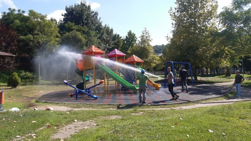 Şirinköy’de parklar tertemiz yapıldı