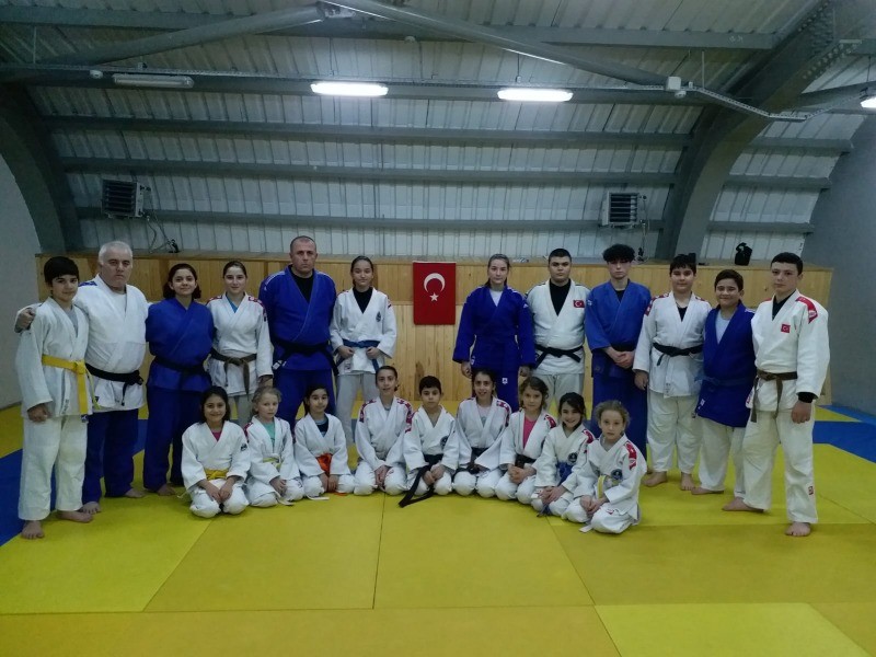 Genç sporcular Anadolu yıldızları Türkiye judo şampiyonasında  İLÇEMİZİ TEMSİL EDECEKLER