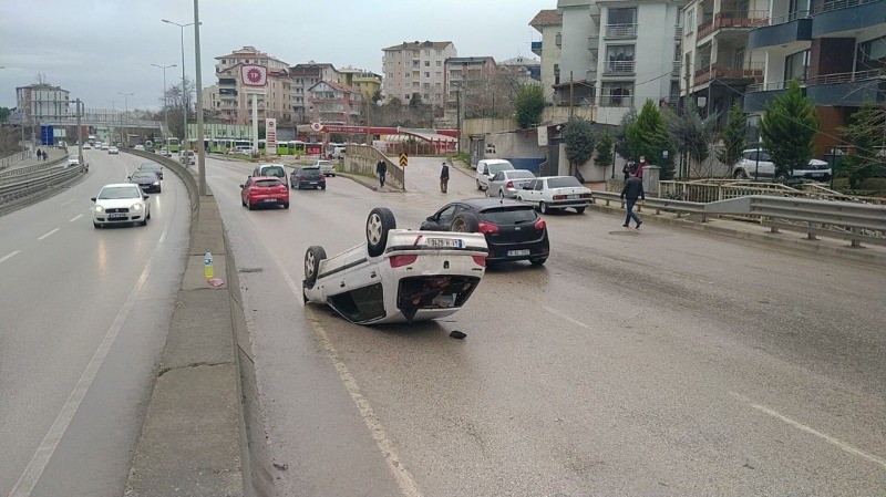 Kerimağa Rampasında meydana gelen kaza korkuttu OTOMOBİL TAKLA ATTI