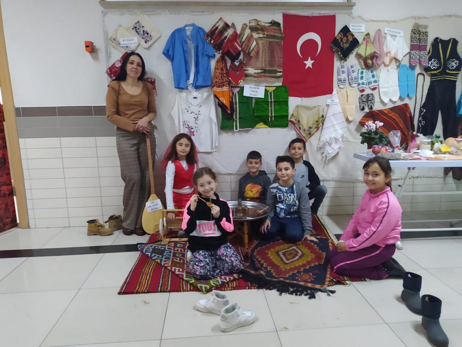 MİNİKLERDEN YERLİ ÜRETİM SERGİSİ