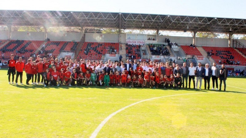 Gölcükspor açılış maçında Altınova Belediyespor’u ağırladı/ 1-1 BERABERE KALDI