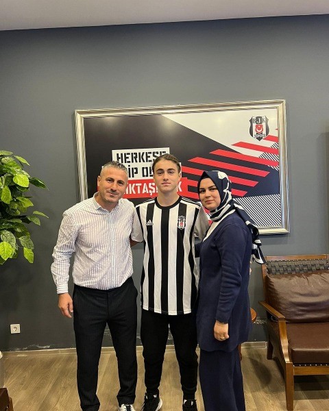 Gölcüklü Enes Beşiktaş’ta profesyonel oldu
