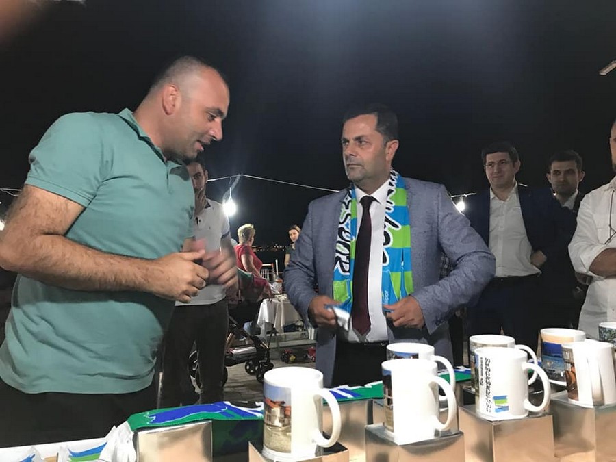 ZİYARET ETTİ