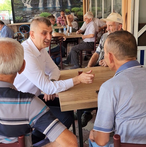 Başkan Sezer, Yazlık’ta vatandaşlarla sohbet etti