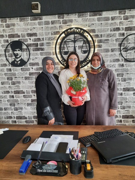 Saadet Partisi İlçe Kadın Kolları’ndan AV. ECE KAYA’YA ZİYARET