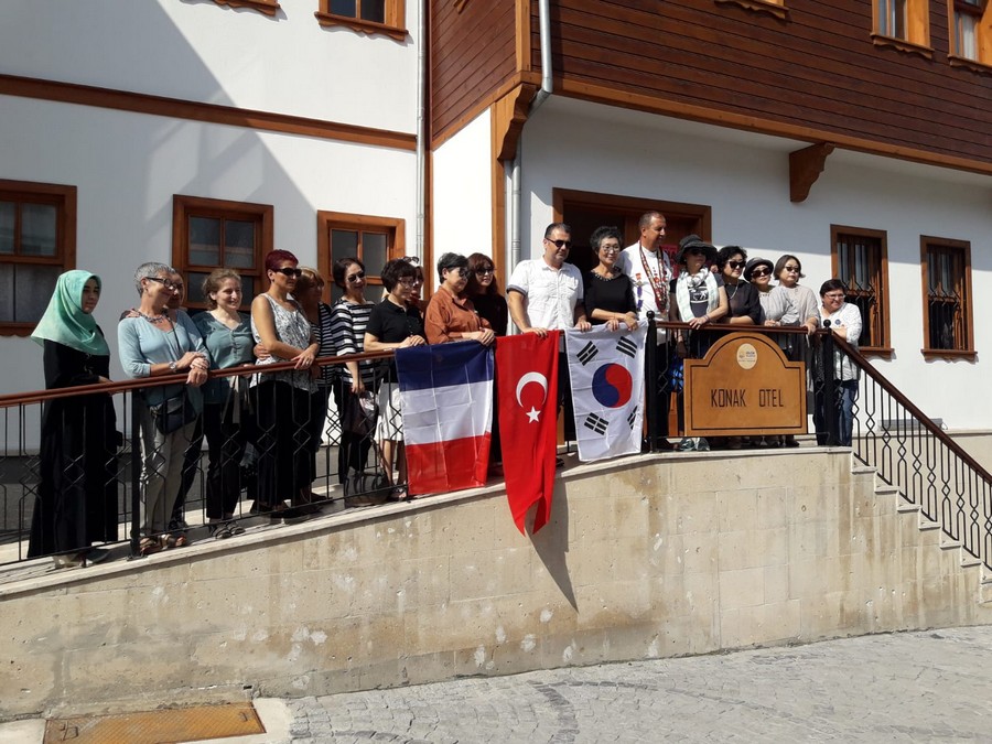 Koreliler Yalı Evleri’ne hayran kaldı 
