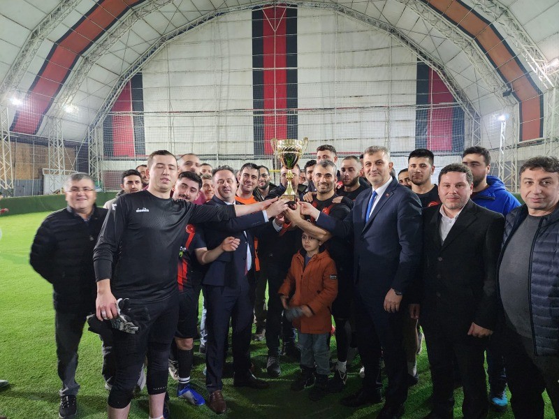 Geleneksel Tersane Komutanlığı Futbol Turnuvası’nda 72 ARMADOR FABRİKASI ŞAMPİYON OLDU