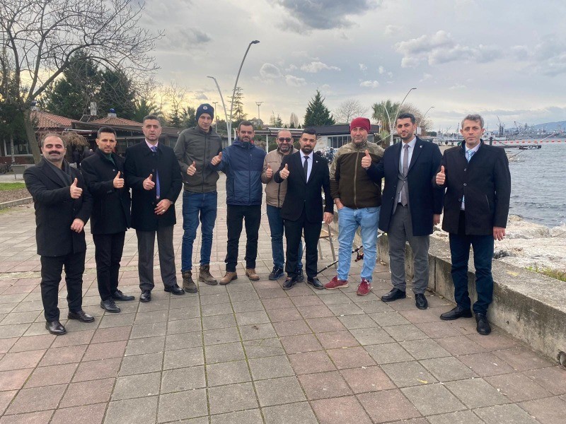YRP Gölcük Belediye Başkan Adayı Ahmet Eren Kavaklı esnafını ziyaret etti ‘ESNAFLARIMIZIN SORUNUNU BİZ ÇÖZECEĞİZ’