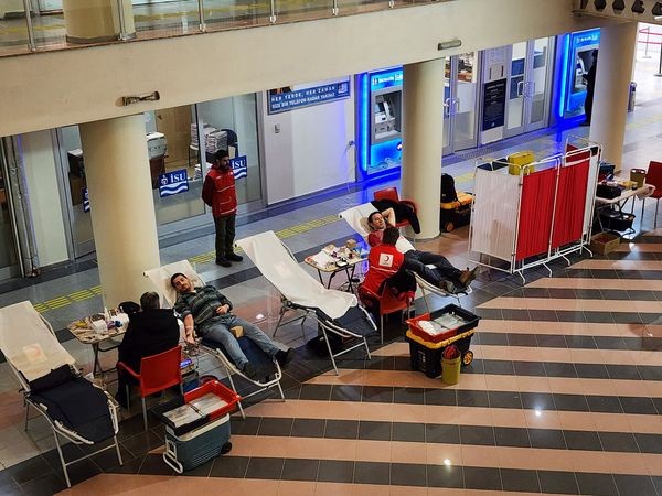 Gölcük Belediyesi ile Kızılay Gölcük Şubesi işbirliği ile KAN BAĞIŞI PROGRAMI DÜZENLENDİ