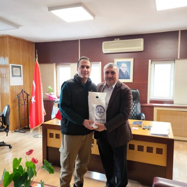 Hafızlık Yarışmasına katılan vatandaşlara MÜFTÜ YILMAZ TARAFINDAN HEDİYE TAKDİM EDİLDİ