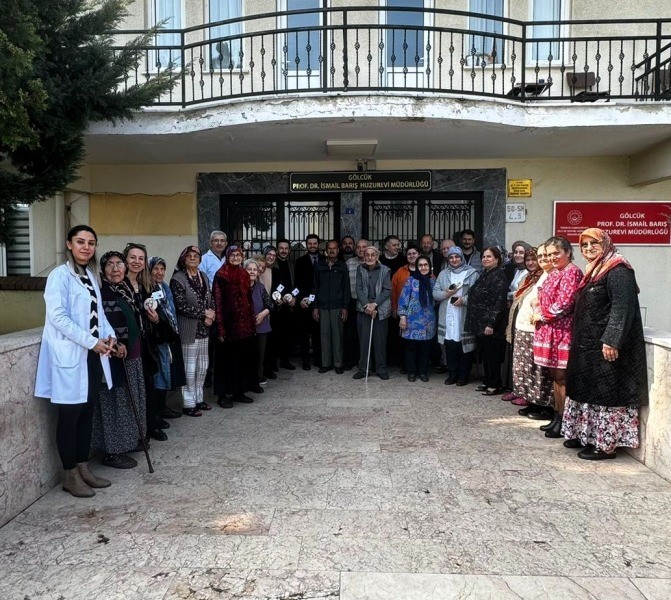 Huzurevi Sakinleri Gölcük Necati Çelik Devlet Hastanesi Çalışanlarının 14 MART TIP BAYRAMINI KUTLADI