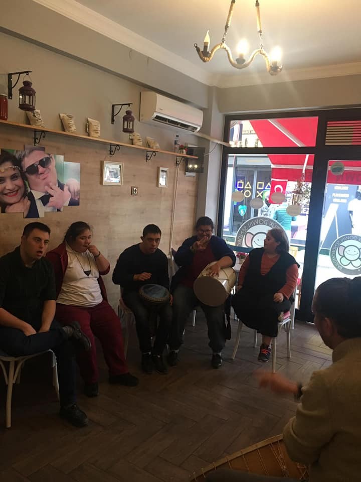 Gölcük Down Cafe’de perküsyon dersleri başladı  KOCAELİ’DE BİR İLKE İMZA ATIYORLAR