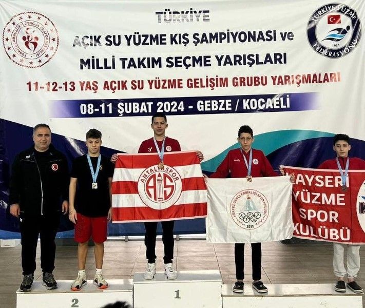 5 Bin Metre Yüzmede Emre Fatih Kartal Türkiye Üçüncüsü oldu