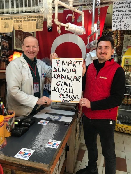 Ay, ‘8 Mart Dünya Kadınlar Günü Kutlu Olsun’