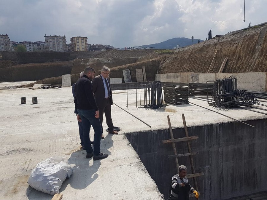 Gölcük Necati Çelik Devlet Hastanesi Başhekimi Op. Dr. Yüksel Pehlevan  YENİ HASTANE İNŞAATINDA İNCELEMELER DE BULUNDU
