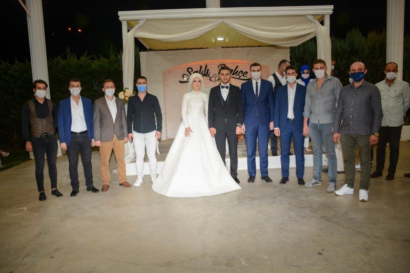 Gölcük Ülkü Ocakları Başkanı Cihan Ayten Feyza Kanyılmaz ile dünyaevine girdi ÖMÜR BOYU MUTLULUKLAR