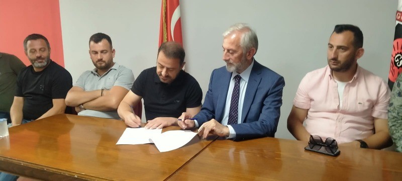 Gölcükspor Can Güven ile resmi sözleşme imzaladı TEK HEDEF 3. LİGE GERİ DÖNMEK