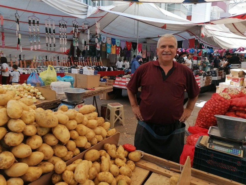 Cumartesi Pazarı’nda satışlar esnafı memnun etti