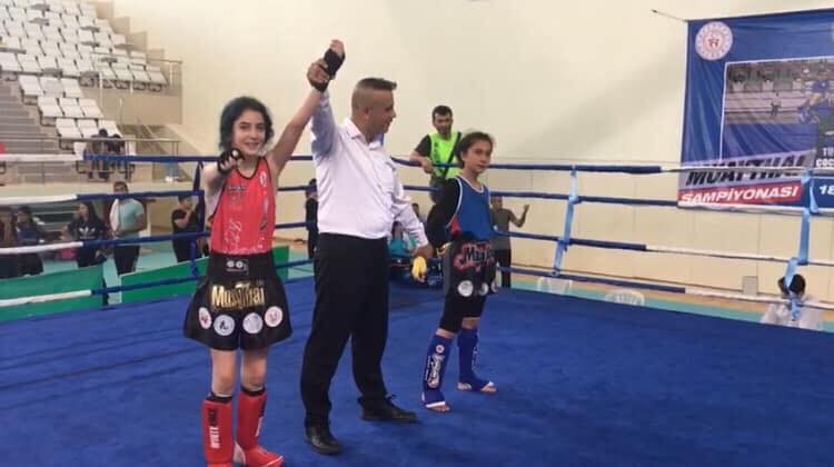Naz Nehir Balıkçı, Muay Thai Şampiyonası’nda harikalar yarattı TÜRKİYE ÜÇÜNCÜSÜ OLDU