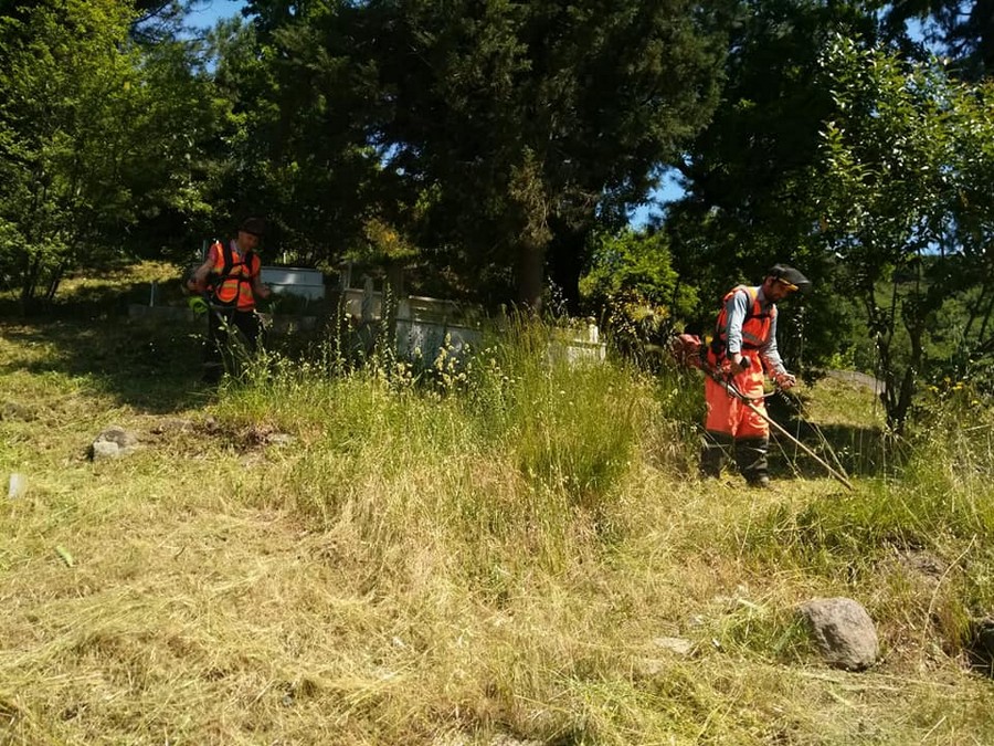 Gölcük’te Kurban Bayramı öncesi mezarlıklarda genel temizlik başladı