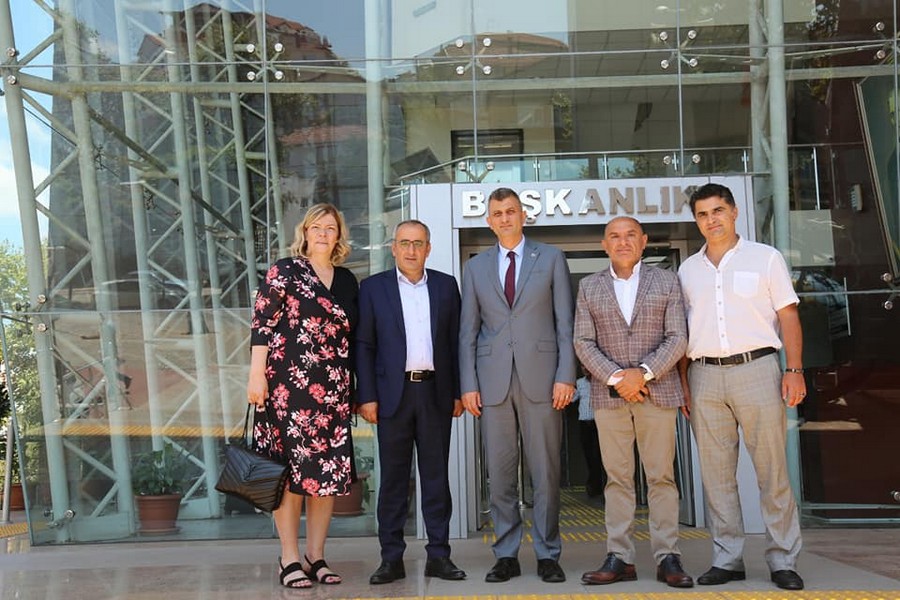 CHP’li Vekiller Akar ve Tarhan Başkan Sezer’i ziyaret etti
