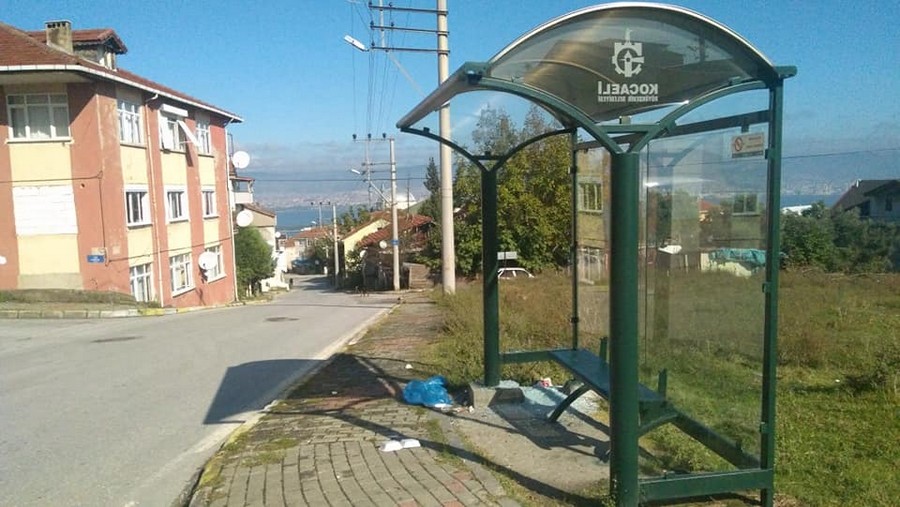 MİNİBÜS DURAĞINA KİM NEDEN ZARAR VERDİ?