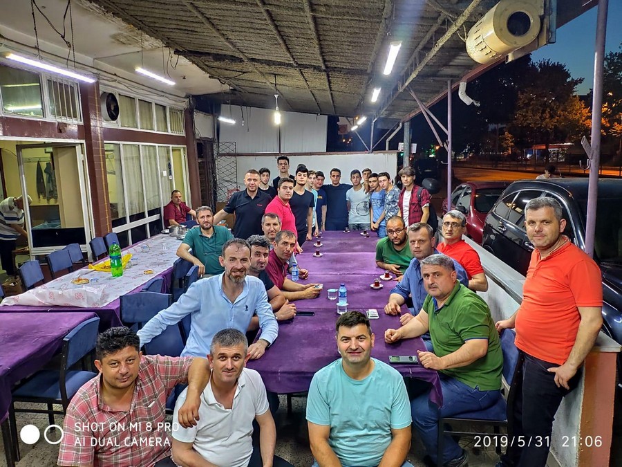 Gölcük Esnaf ve Sanatkarlar Odası Başkan Vekili Tuncay Yıldız  17. GELENEKSEL İFTARINDA DOSTLARINI AĞIRLADI