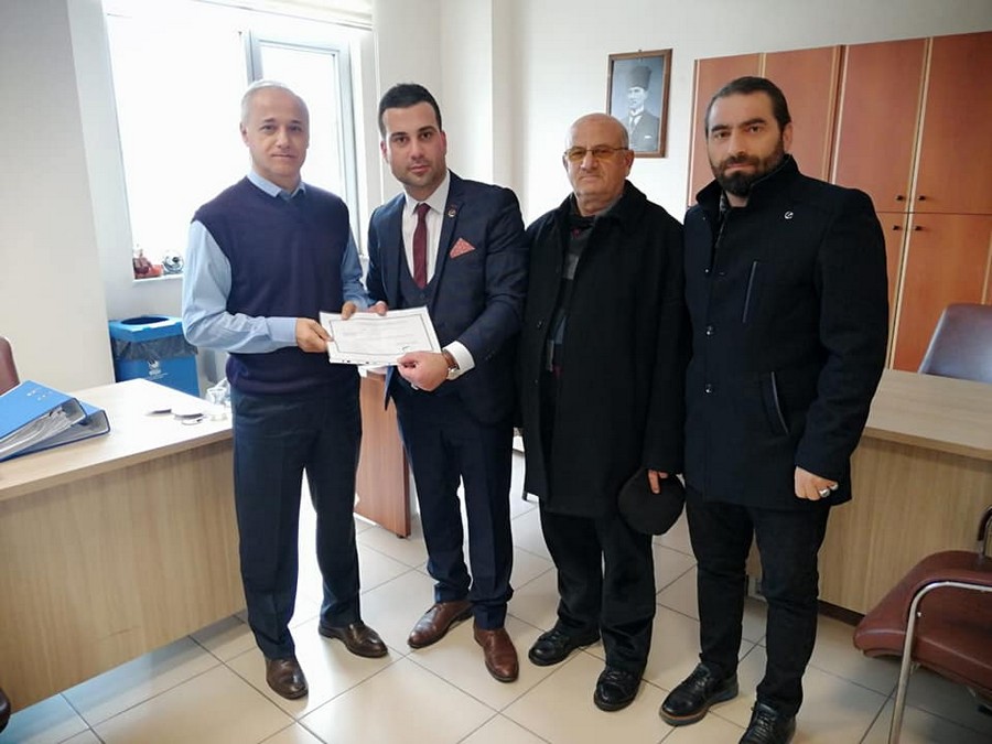 BBP İlçe Başkanı Şahin Akpınar mazbatasını aldı