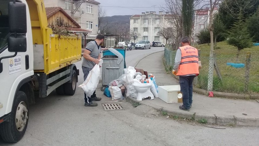 ‘Çöp Konteynırları evsel atıklar içindir’