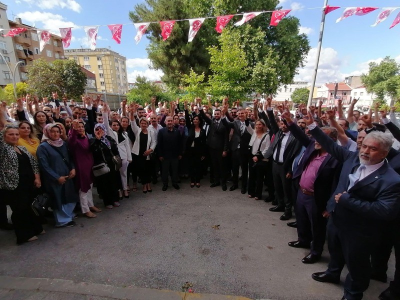 MHP Gölcük İlçe Teşkilatı’nda Derya Çavdar görevine resmen başladı ‘BİZE DUYULAN GÜVENİ BOŞA ÇIKARTMAYACAĞIZ’