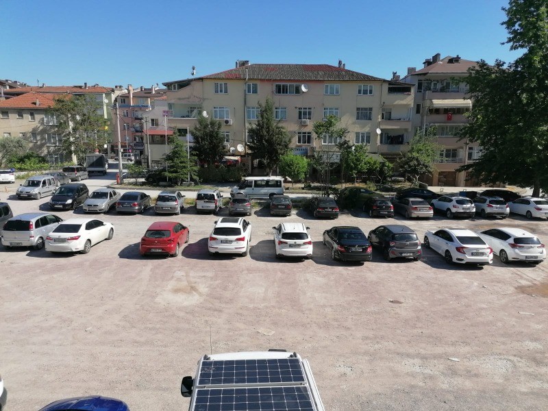 Mobil Mevkii’ndeki ücretsiz otoparka sürücüler KIŞ GELMEDEN  BAKIM YAPILMASINI İSTİYOR