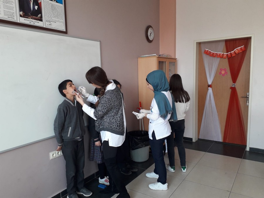 Anaokulu ve İlkokul öğrencilerine yönelik uygulanan  Flor Vernik uygulamasında  İKİNCİ DÖNEM UYGULAMALARI BAŞLADI