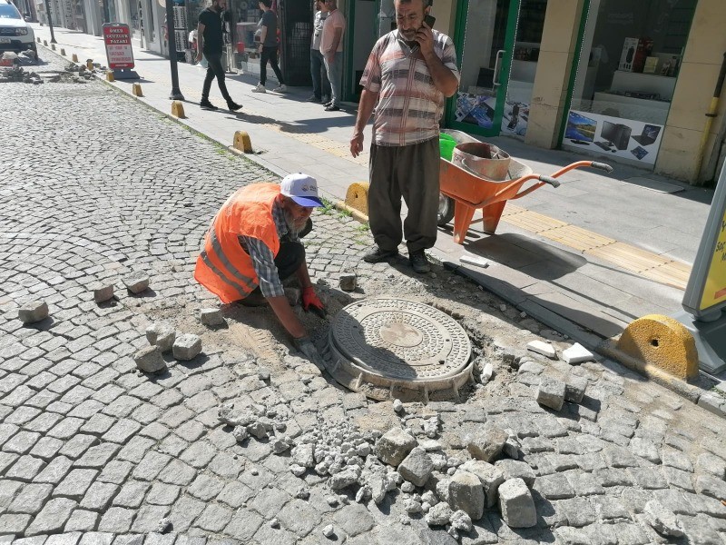 Albay Burak Caddesi’nde onarım çalışması başladı