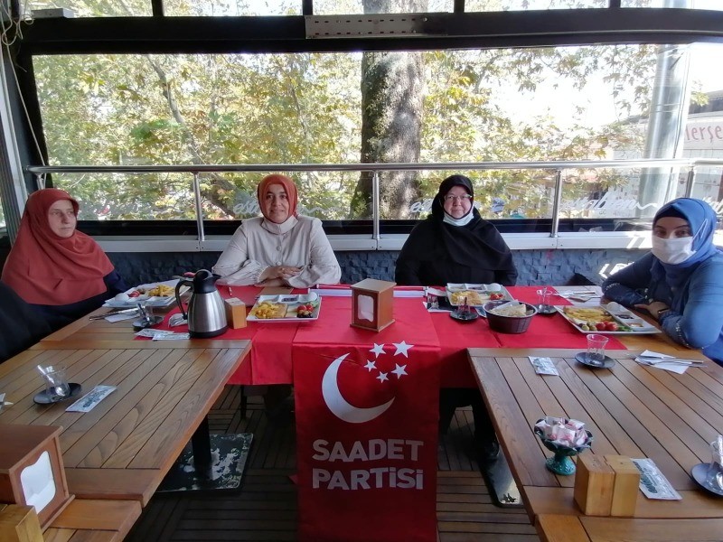 Saadet Partisi İlçe Kadın Kolları İSTİŞARE TOPLANTISI İÇİN BİR ARAYA GELDİ