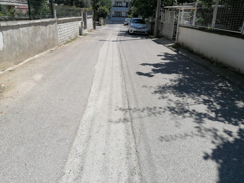 Vatan Caddesi sakinleri yetkililere seslendi “YOLUMUZUN ASFALTI YENİLENMELİ”