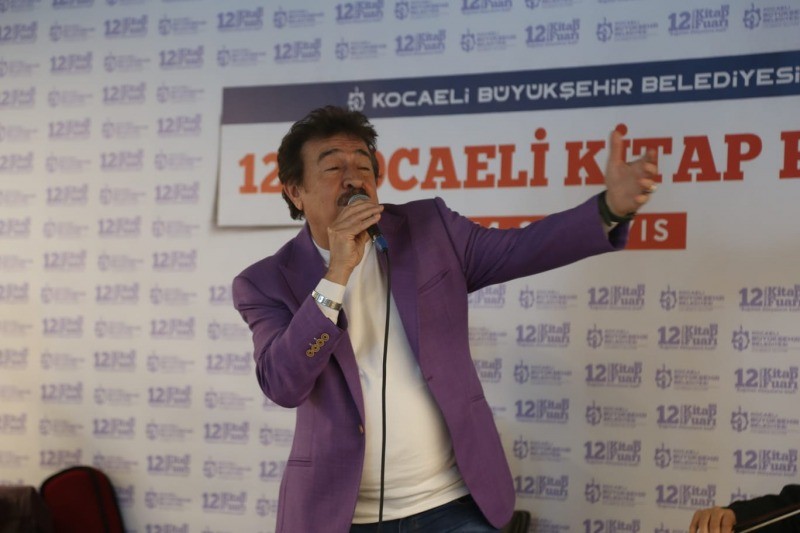 Ahmet Selçuk İlkan: Ben ayrılıkların şairiyim