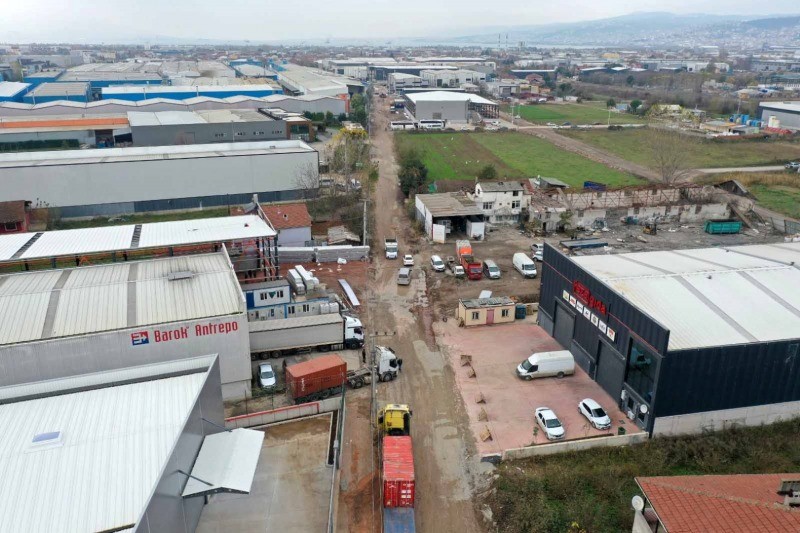 Başiskele Ali İslam Caddesi’nde yağmursuyu hattı sürüyor