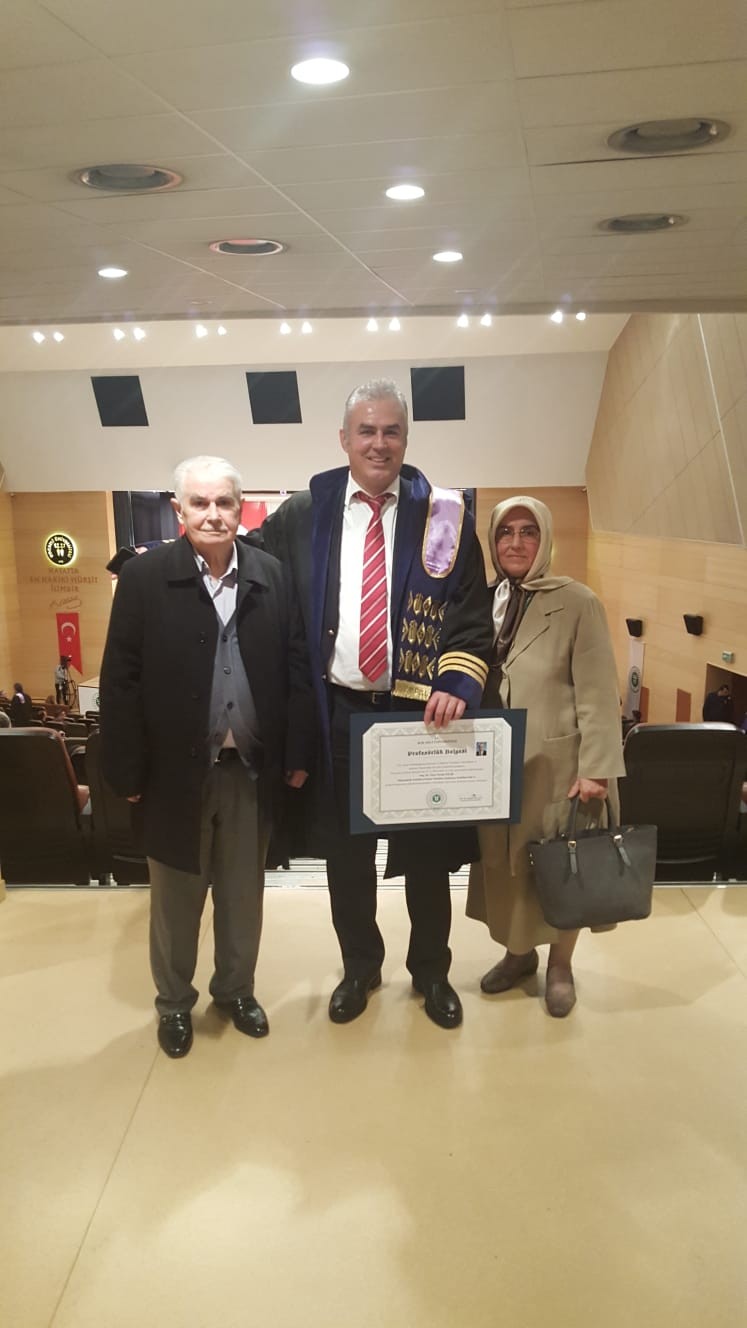 GÖLCÜK’LÜ AKADEMİSYEN PROFESÖRLÜK UNVANI ALDI