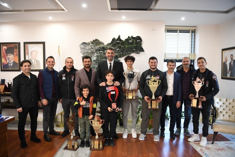 BAŞKAN KOCAMAN MOTOSİKLET KULÜBÜNÜ KABUL ETTİ