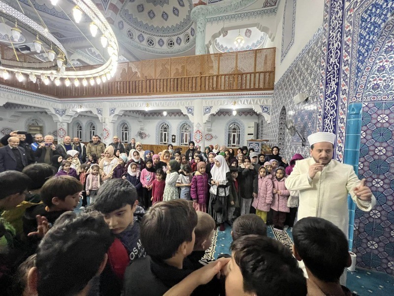 Barbaros Camii’nde Eski Ramazan Tadı Çocuk Neşesi