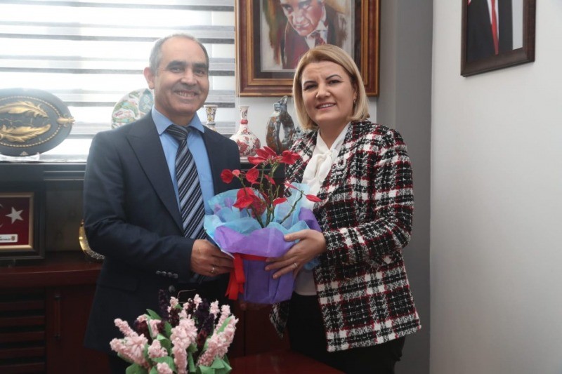 Başkan Hürriyet, Halk Eğitimi Merkezi Müdürü Sazak’a ziyaret