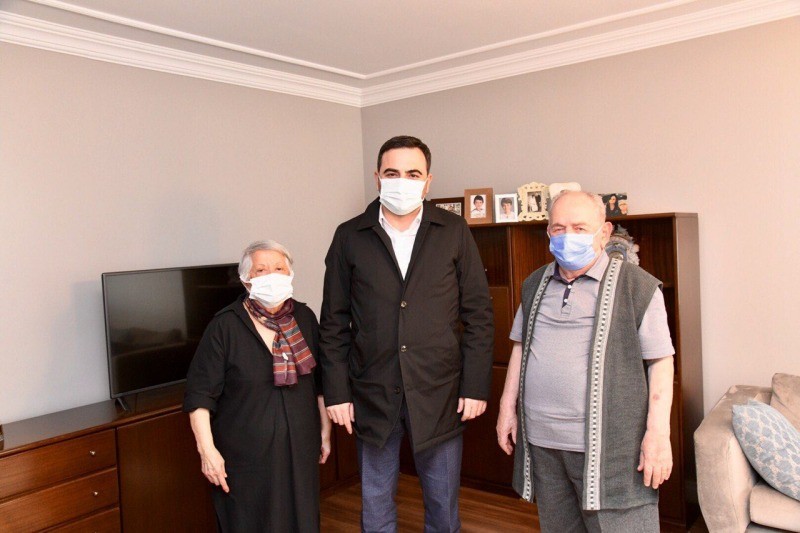 Başkan Özlü Büyüklerinin Hayır Dualarını Alıyor
