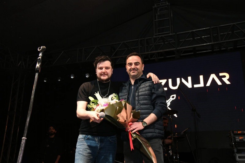 Başiskele’de 19 Mayıs Kutlamaları Ekin Uzunlar Konseri ile Taçlandı