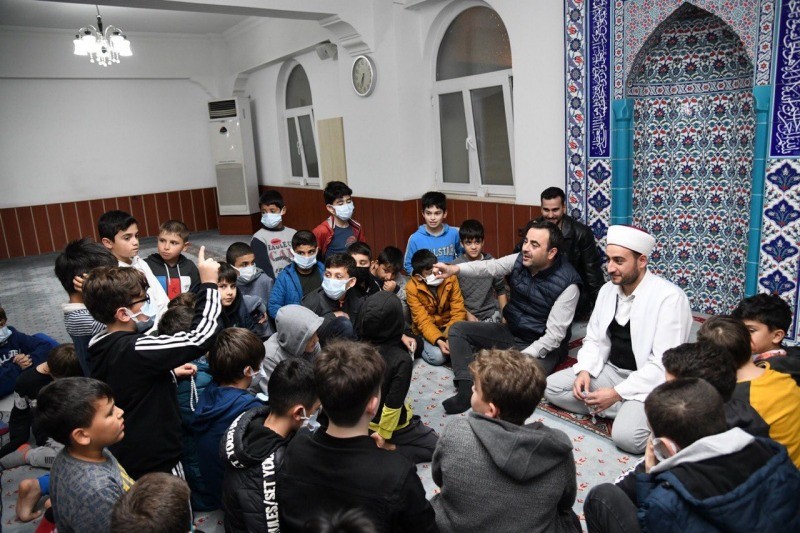 Başkan Özlü 7’den 77’ye Hemşehrileriyle İç İçe