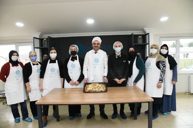 Başkan Özlü Pastacılık Okulu’nda Hünerlerini Sergiledi