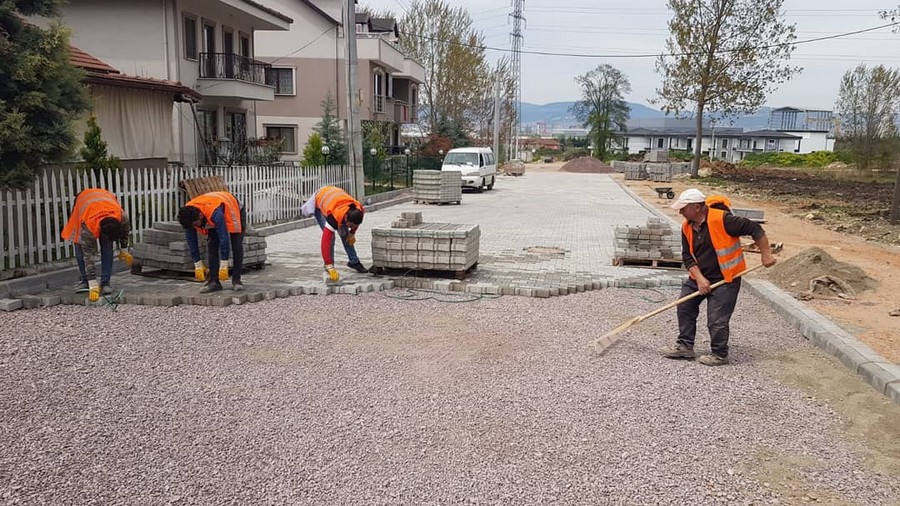 Başiskele’de yol çalışmaları tüm hızıyla sürüyor