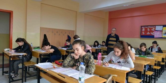 Edebi Hayat Okumaları yarışması yoğun ilgi görüyor