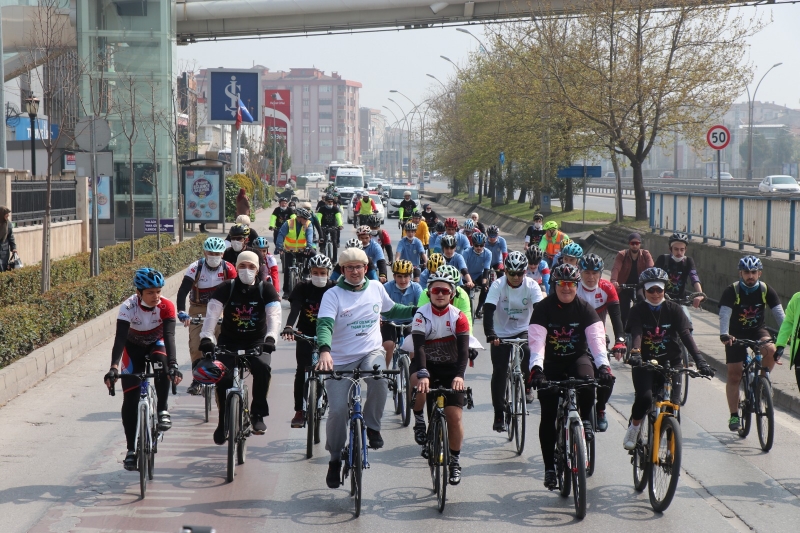 Kansere karşı pedal çevirdiler